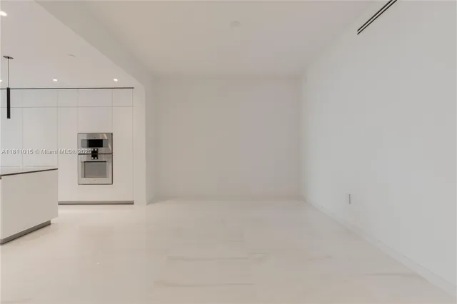 $5,400,000 | 300 Biscayne Blvd Way, Unit 1704, Miami, FL 33131