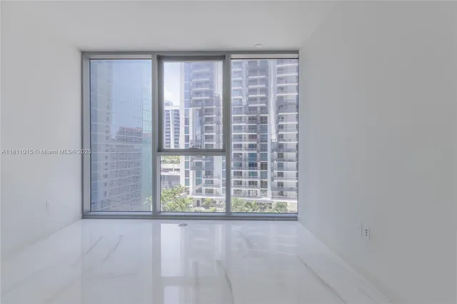 $5,400,000 | 300 Biscayne Blvd Way, Unit 1704, Miami, FL 33131