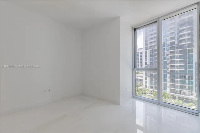 $5,400,000 | 300 Biscayne Blvd Way, Unit 1704, Miami, FL 33131