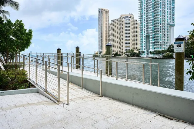 $5,400,000 | 300 Biscayne Blvd Way, Unit 1704, Miami, FL 33131