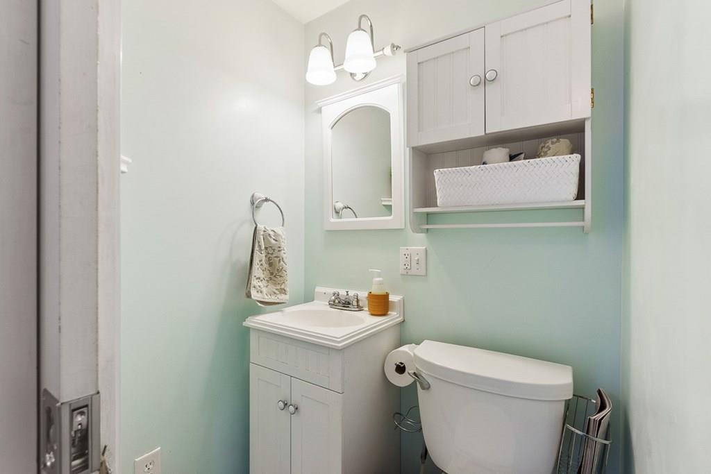 18 Robinson Road Littleton, MA 01460 - Photo 12 of 41 Gallery Image 12