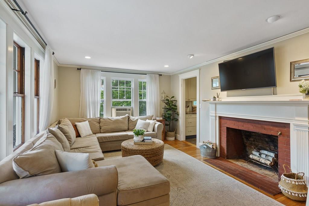 18 Robinson Road Littleton, MA 01460 - Photo 6 of 41 Gallery Image 6