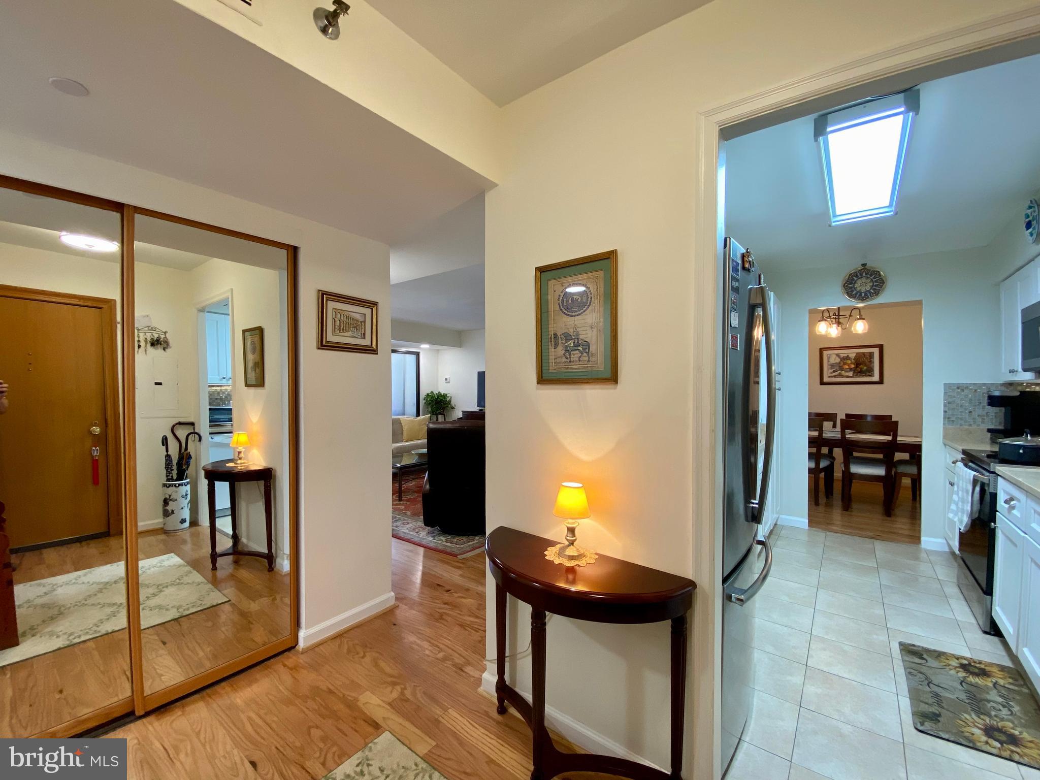 1301 North Courthouse Road, Unit 812 Arlington, VA 22201 - Photo 4 of 44 Foyer toward Living Room and Kitchen