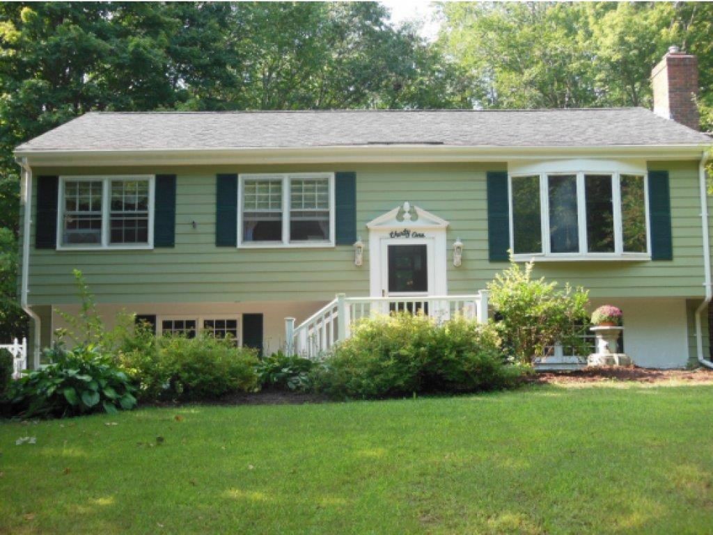 31 Gale Village Road Newton, NH 03858 - Photo 2 of 21 Gallery Image 2