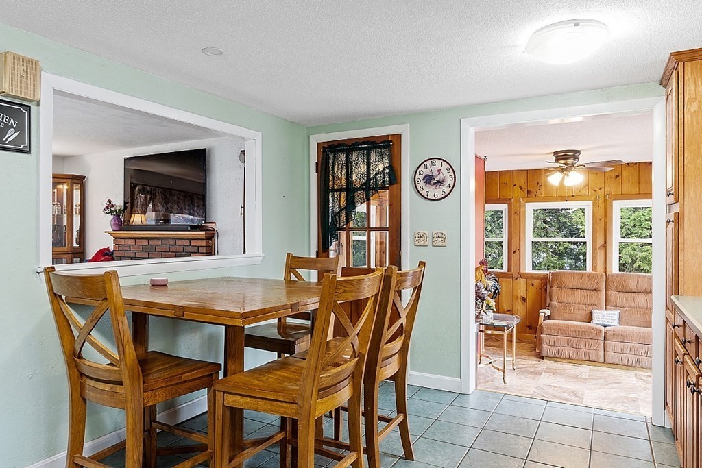21 Oakland Road Pepperell, MA 01463 - Photo 5 of 36 Gallery Image 5