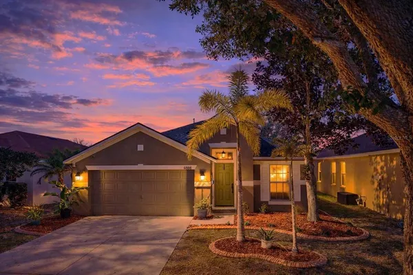 $344,900 | 6808 Cambridge Park Drive, Apollo Beach, FL 33572