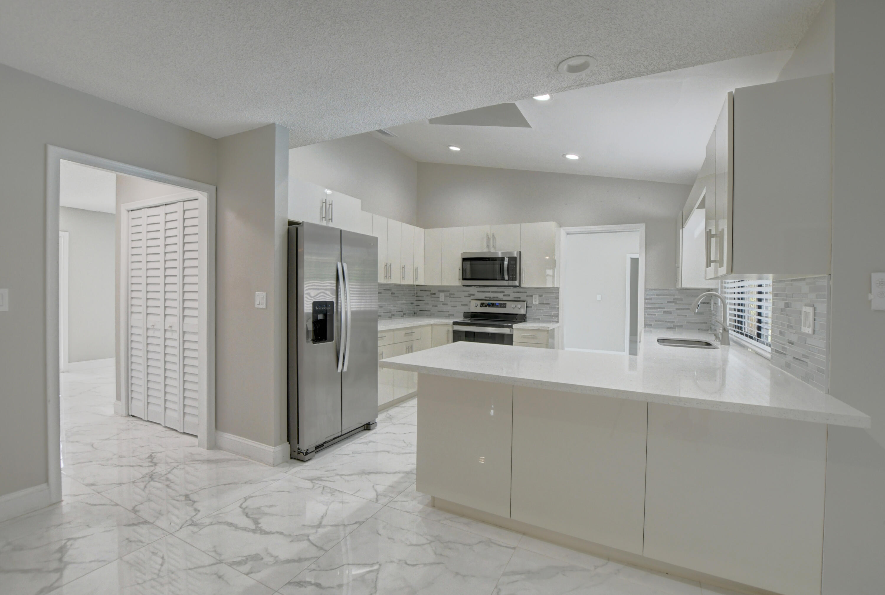 1401 Northwest 14th Avenue Boca Raton, FL 33486 - Photo 12 of 41 snack bar