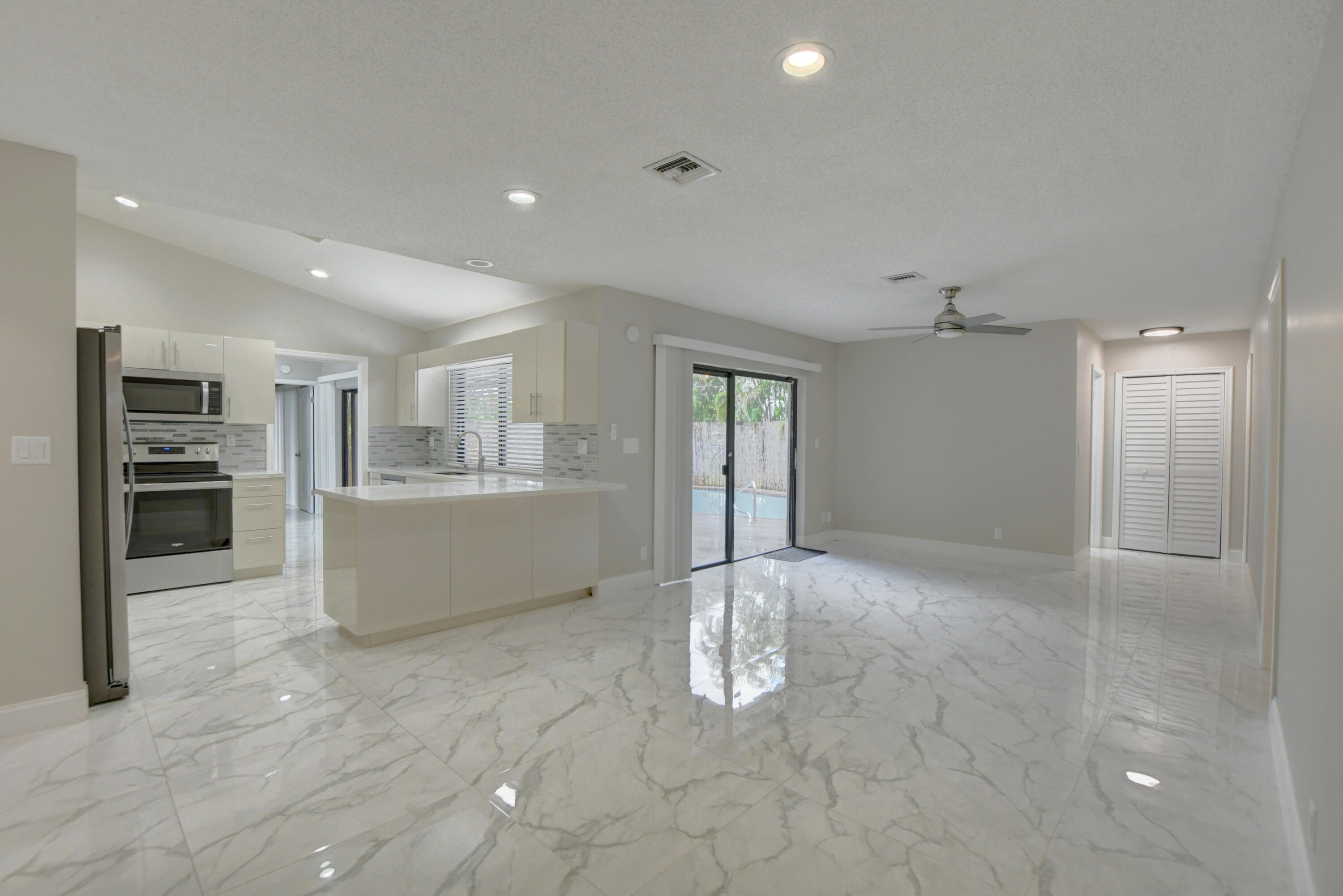 1401 Northwest 14th Avenue Boca Raton, FL 33486 - Photo 13 of 41 Family Room