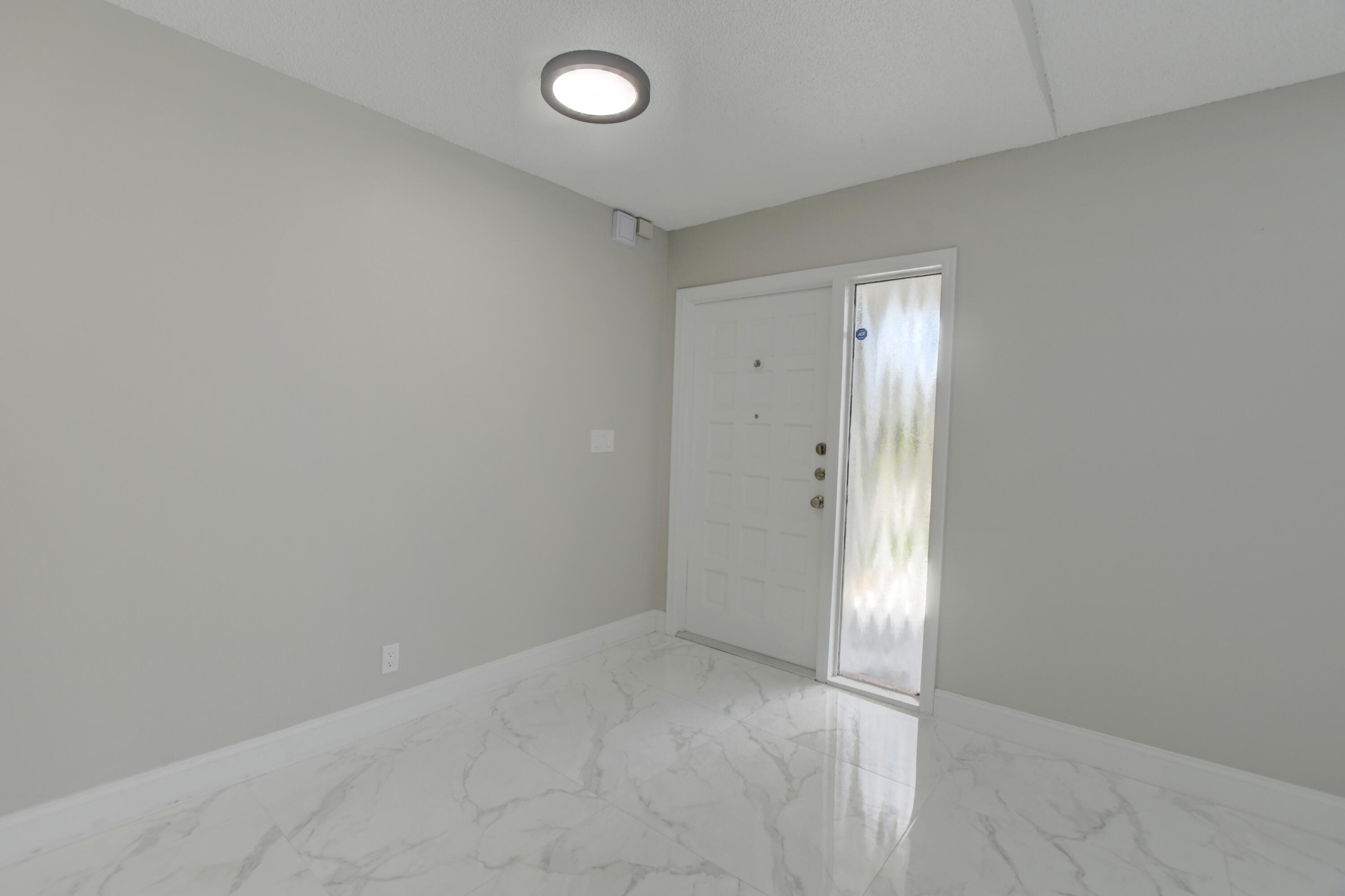 1401 Northwest 14th Avenue Boca Raton, FL 33486 - Photo 2 of 41 Entry