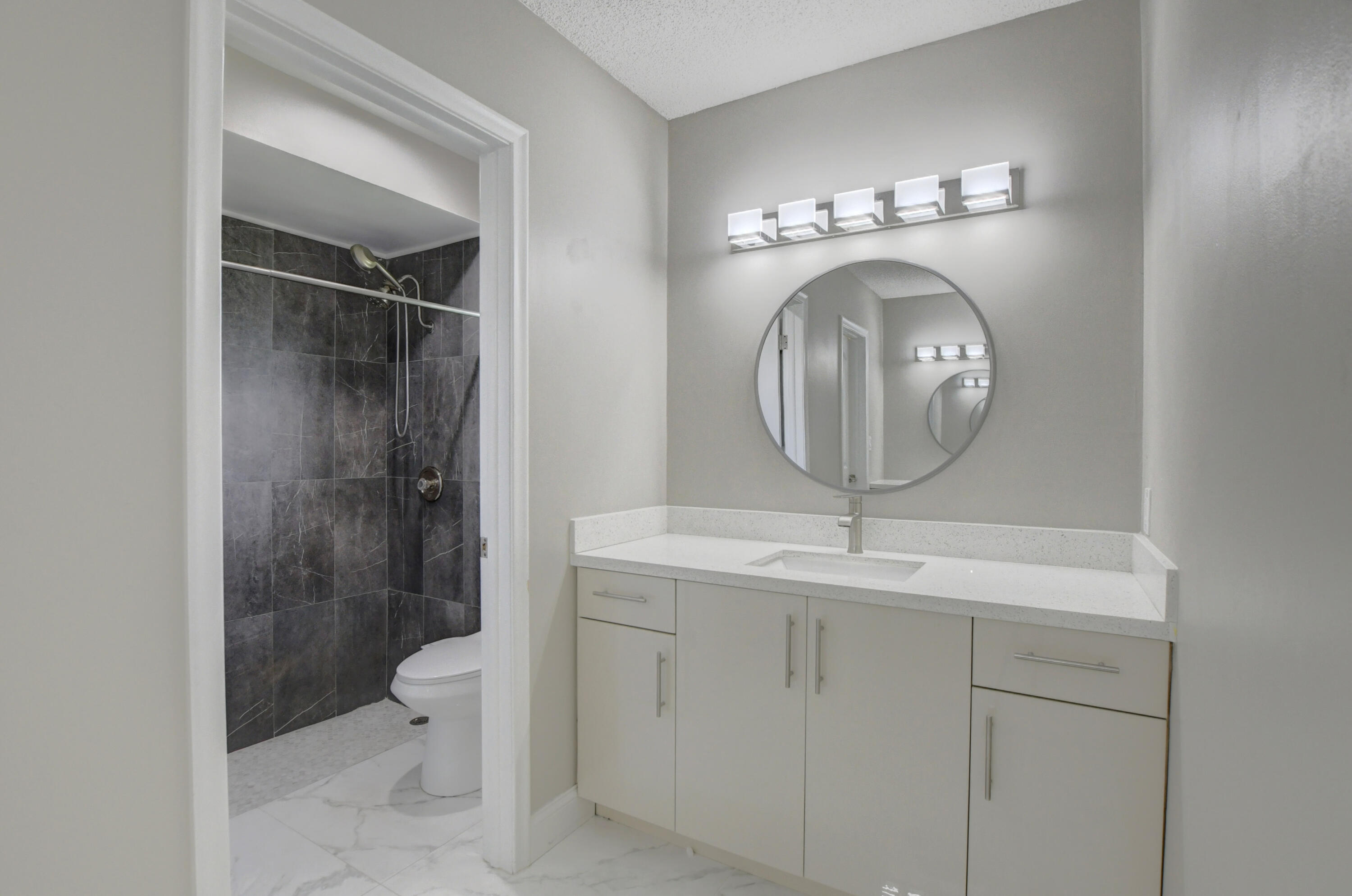 1401 Northwest 14th Avenue Boca Raton, FL 33486 - Photo 27 of 41 Primary Bath