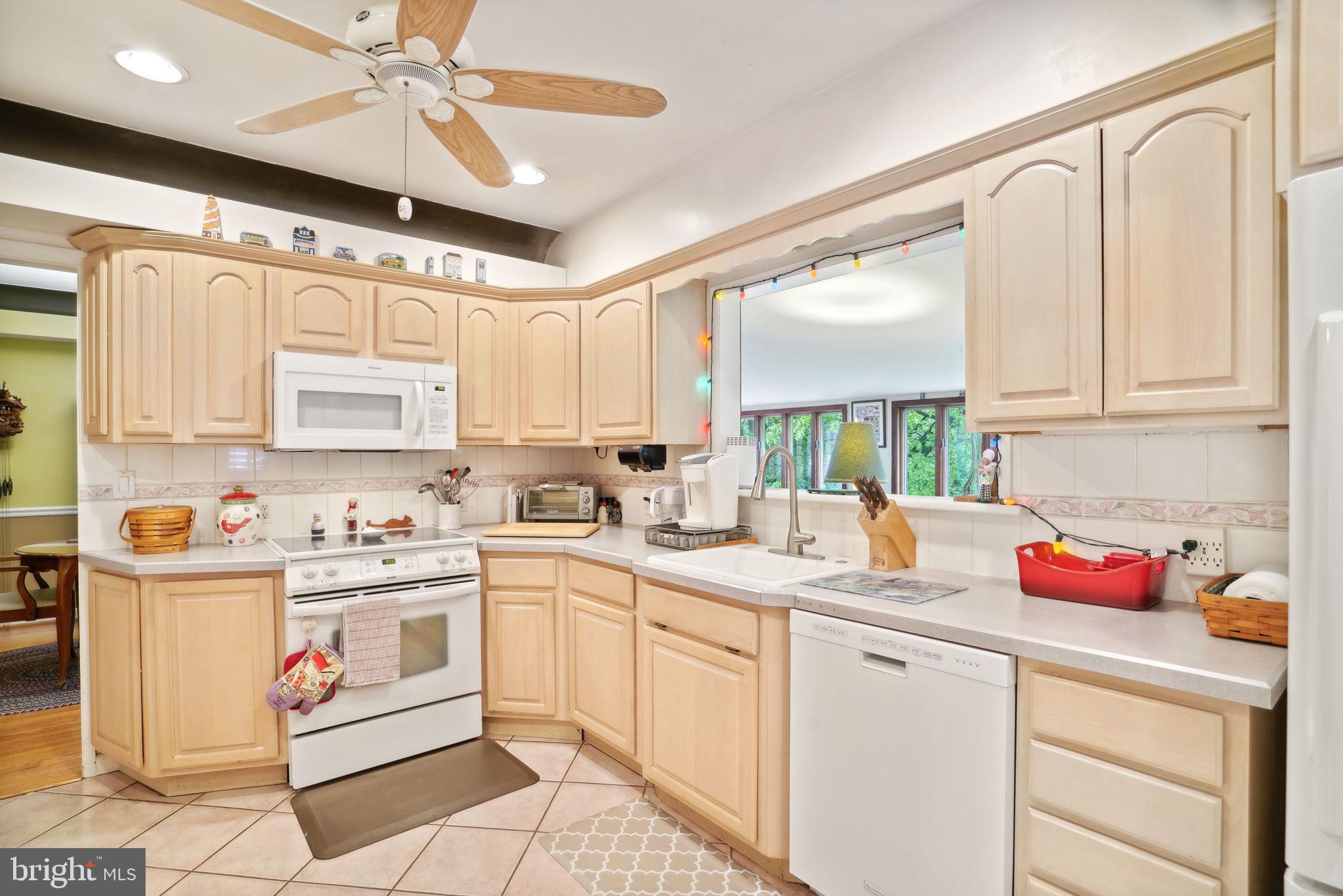 2245 Edge Hill Road Huntingdon Valley, PA 19006 - Photo 11 of 50 Gallery Image 11