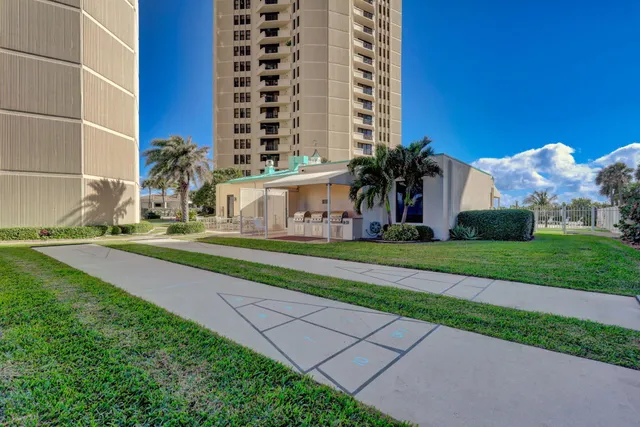 $5,500 | 2800 North Ocean Drive, Unit A 10 A, Singer Island, FL 33404