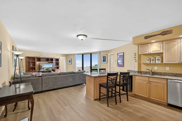 $5,500 | 2800 North Ocean Drive, Unit A 10 A, Singer Island, FL 33404