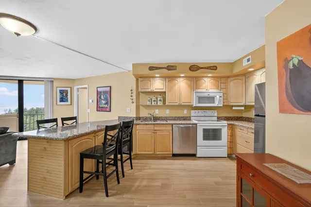 $5,500 | 2800 North Ocean Drive, Unit A 10 A, Singer Island, FL 33404