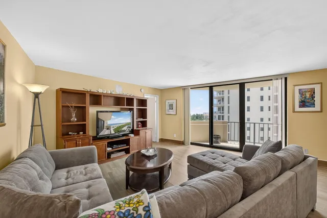 $5,500 | 2800 North Ocean Drive, Unit A 10 A, Singer Island, FL 33404