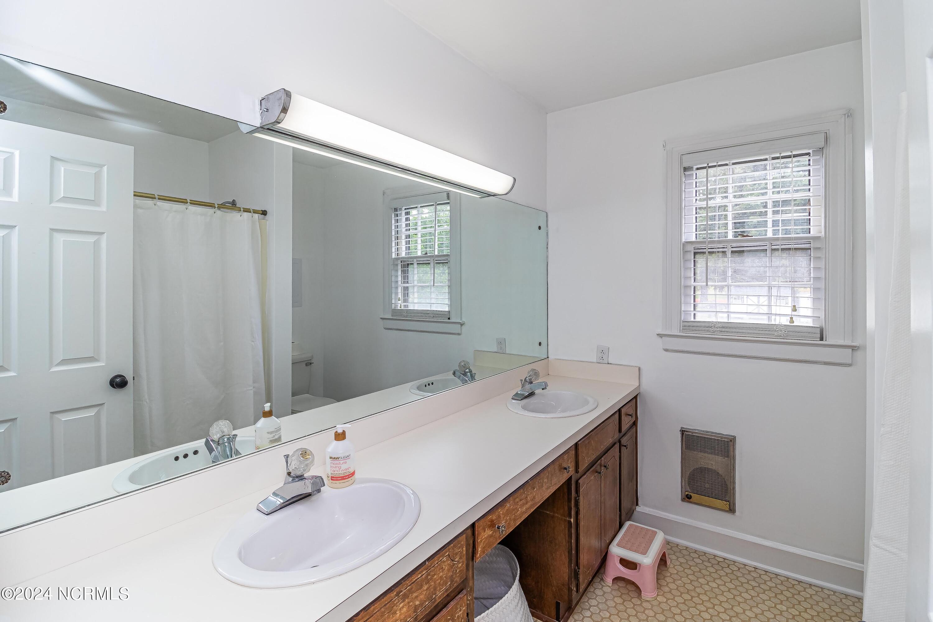 4733 Old Merck Road West Wilson, NC 27893 - Photo 24 of 37 Full Bath