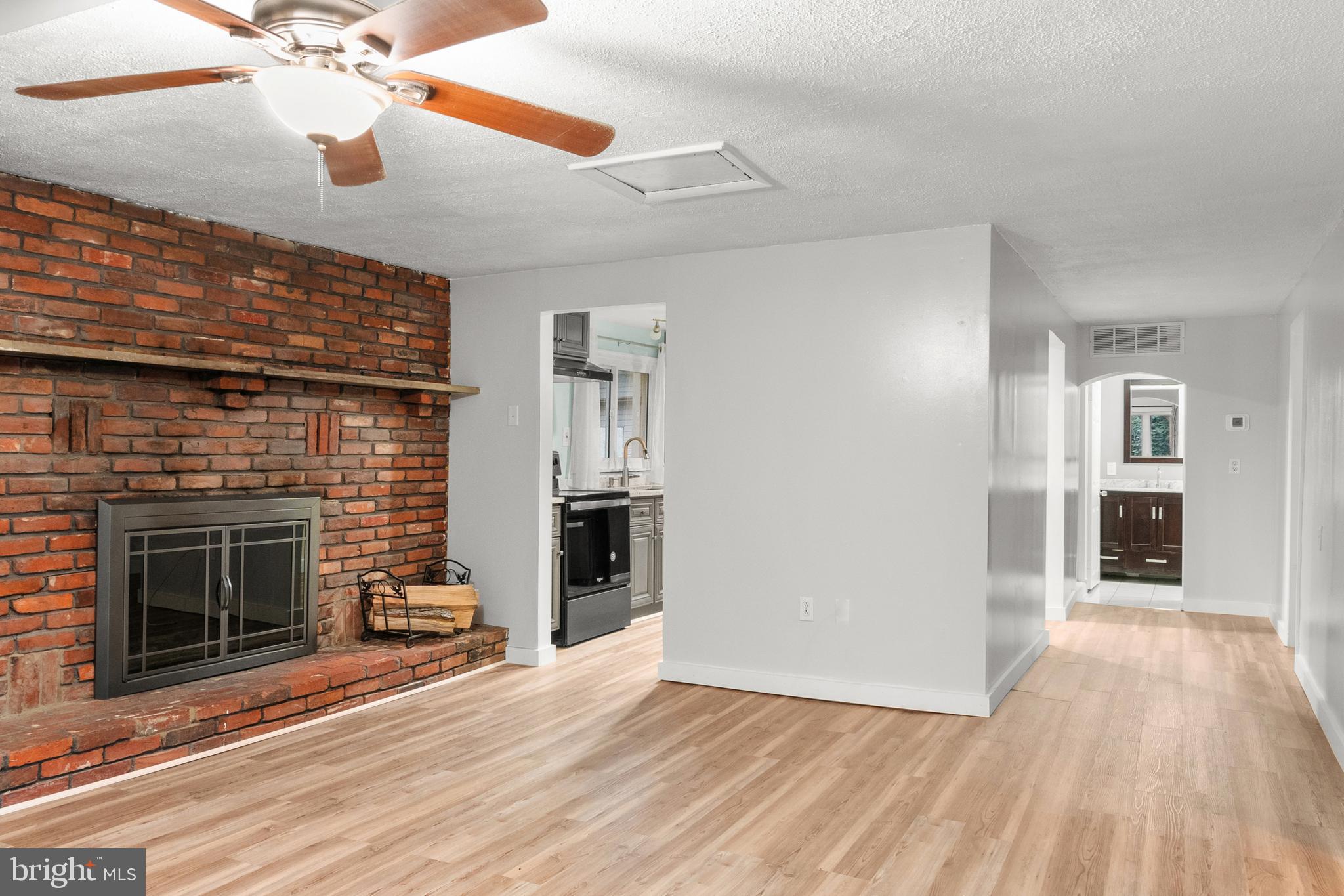 1025 5th Avenue Croydon, PA 19021 - Photo 5 of 31