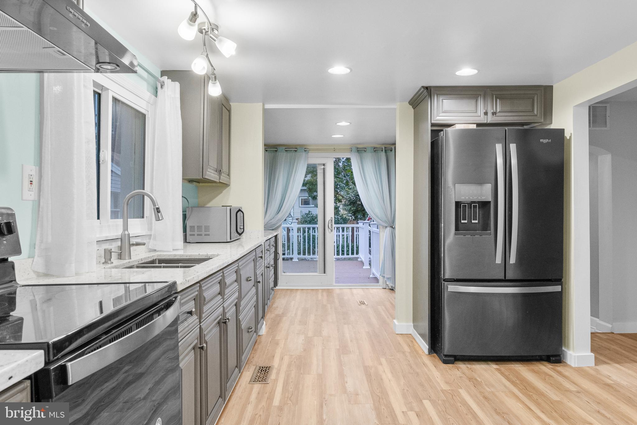 1025 5th Avenue Croydon, PA 19021 - Photo 8 of 31