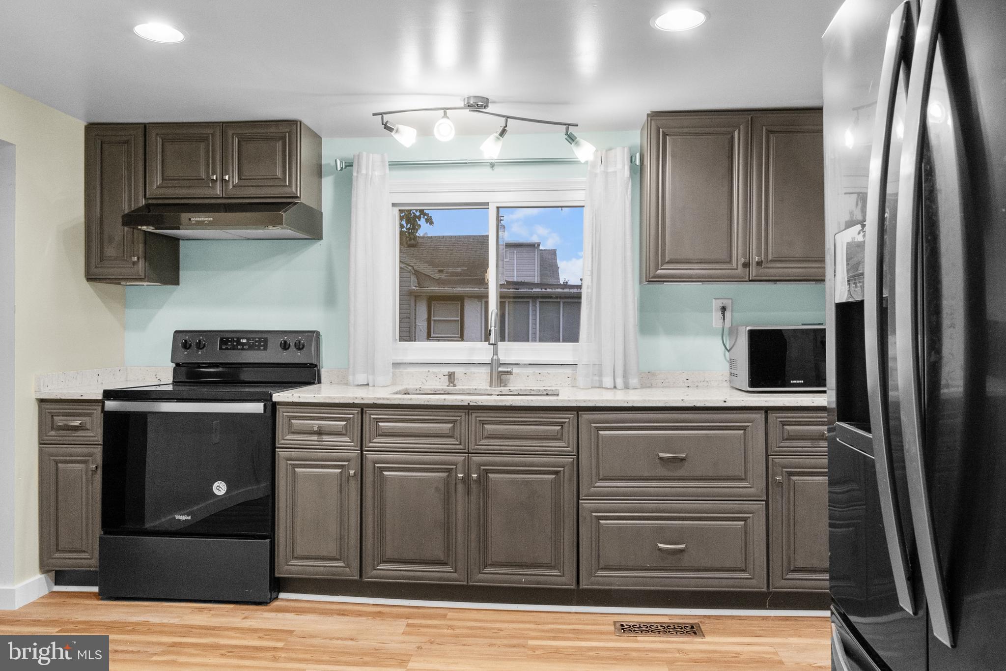 1025 5th Avenue Croydon, PA 19021 - Photo 9 of 31