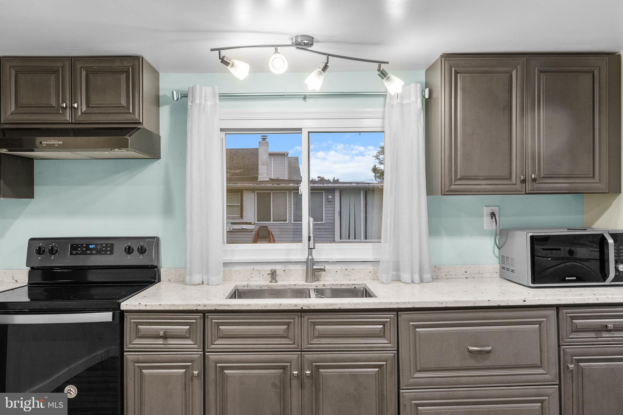 1025 5th Avenue Croydon, PA 19021 - Photo 10 of 31