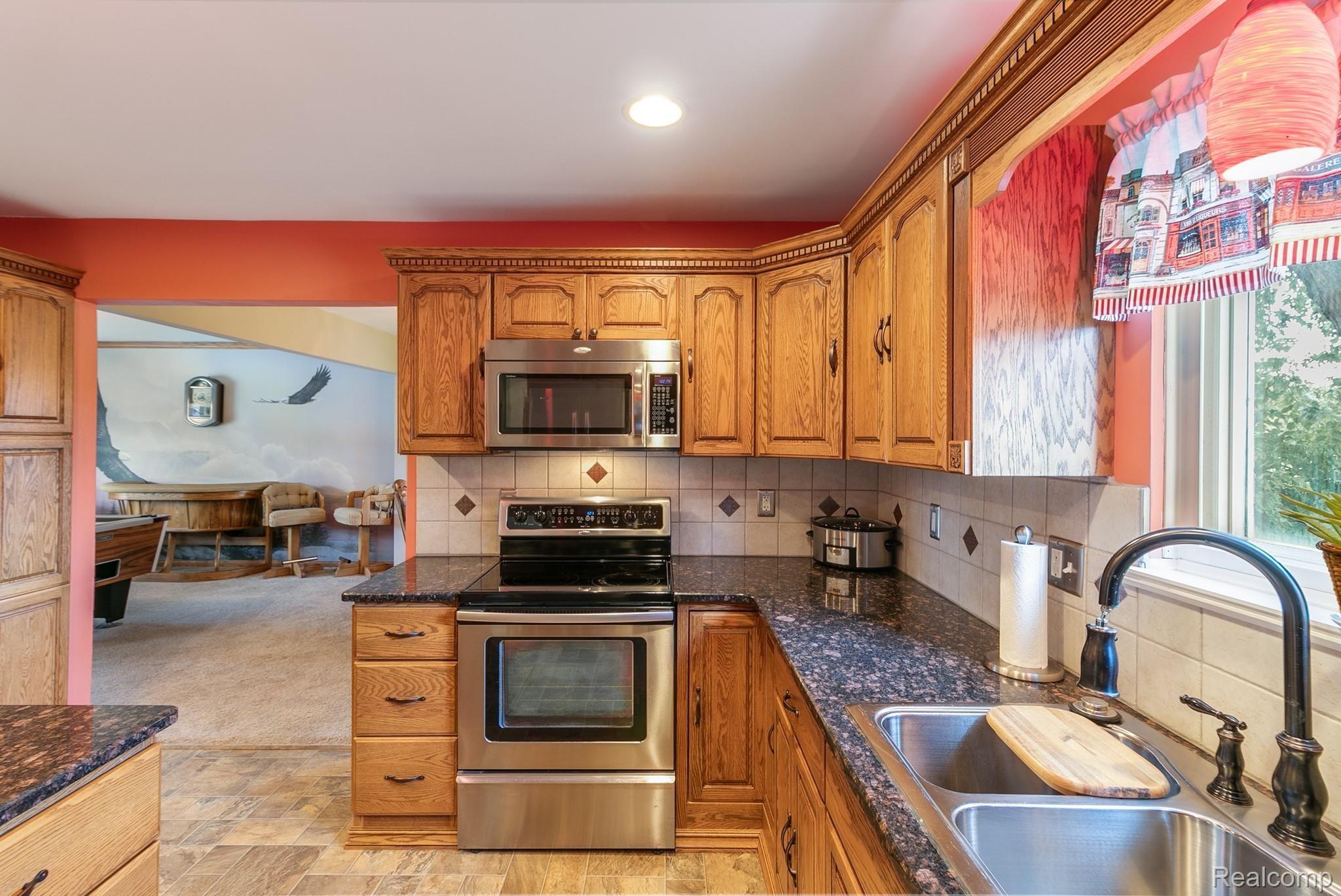 1428 Walnut Ridge Circle Canton, MI 48187 - Photo 20 of 32 IMG_0301.jpg