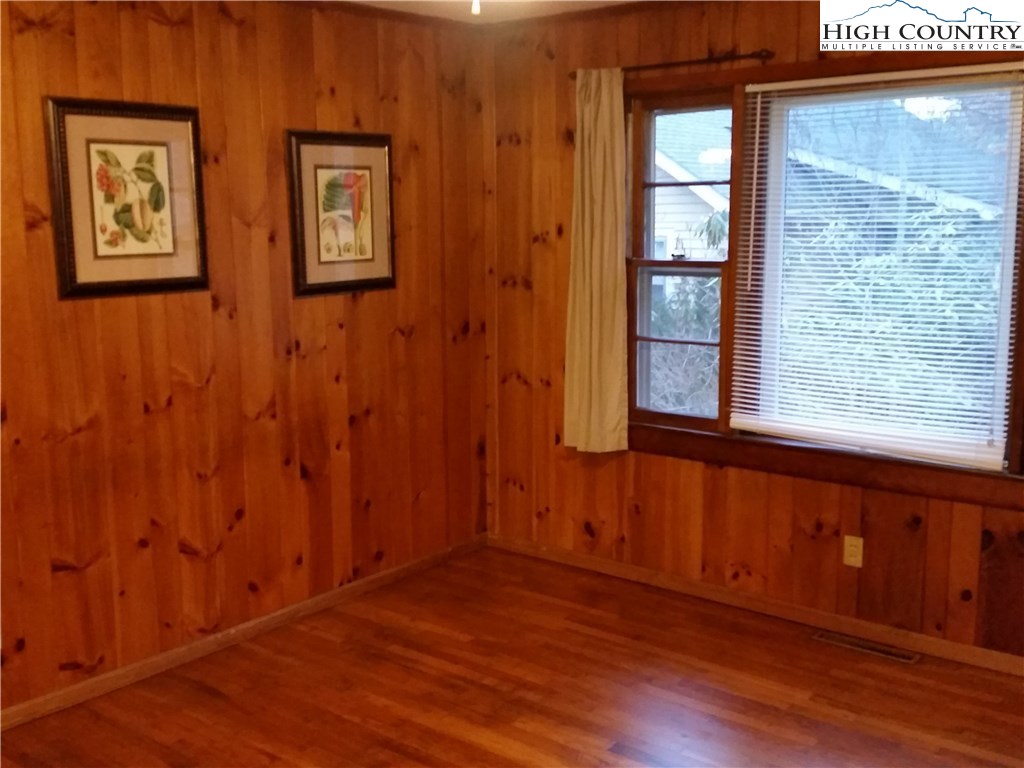 262 Sunset Drive Boone, NC 28607 - Photo 3 of 18 Gallery Image 3