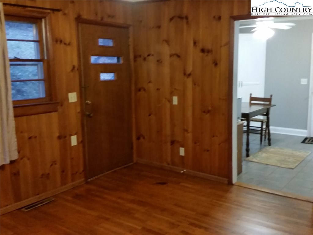 262 Sunset Drive Boone, NC 28607 - Photo 4 of 18 Gallery Image 4