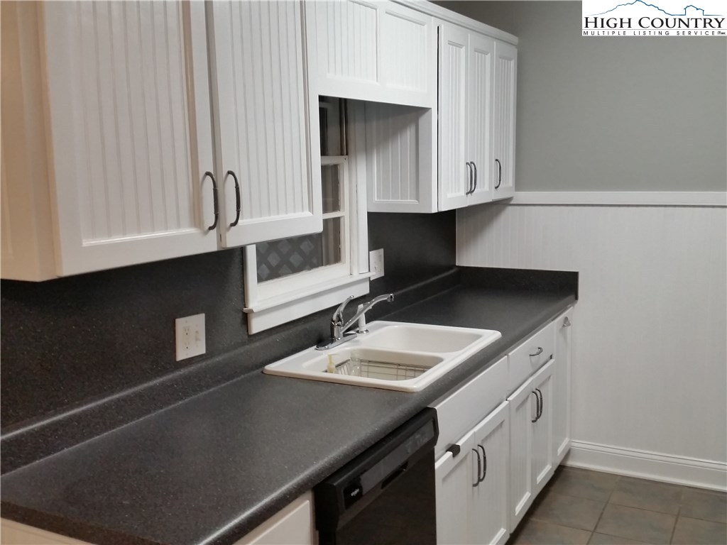262 Sunset Drive Boone, NC 28607 - Photo 7 of 18 Gallery Image 7