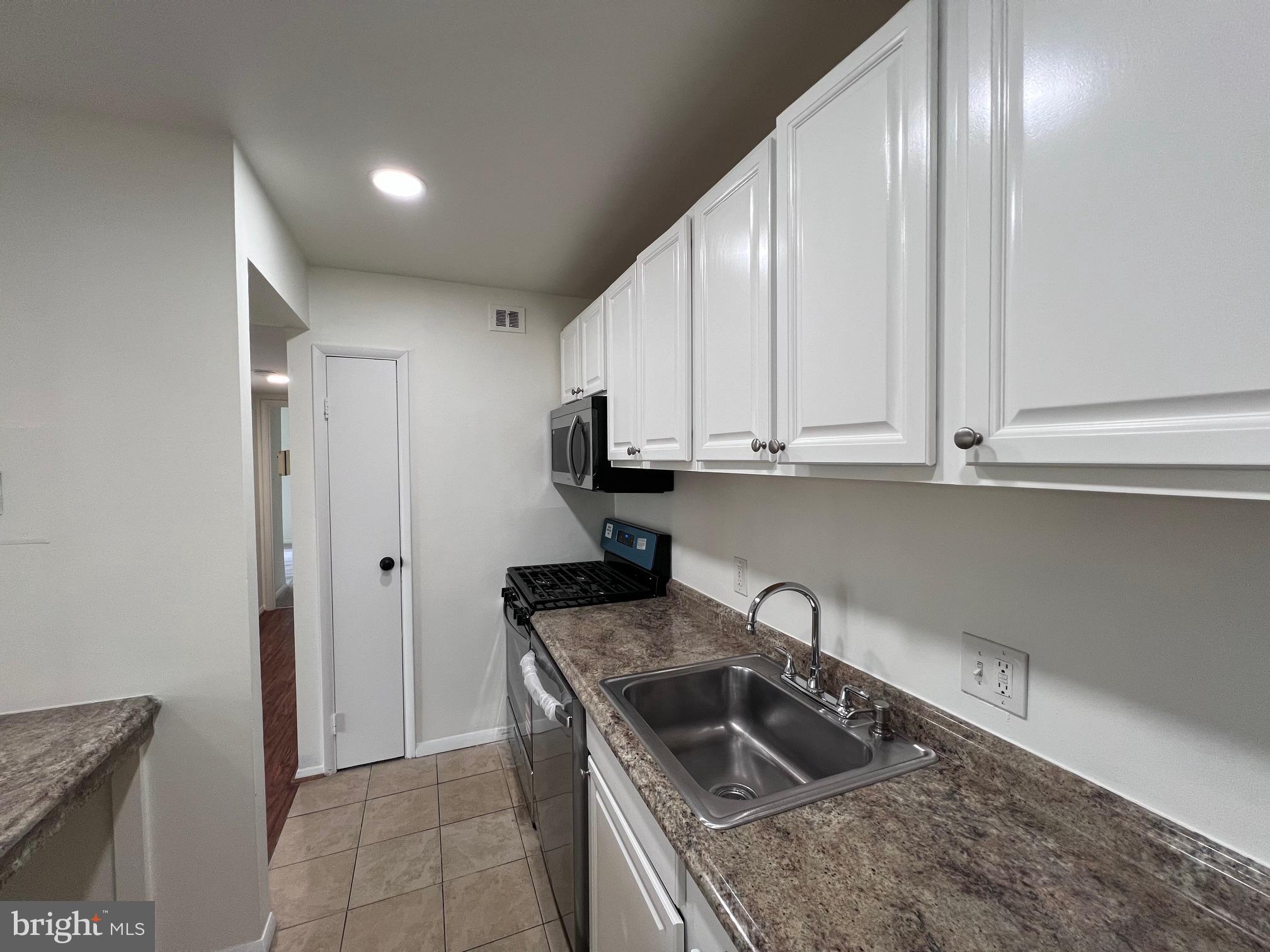 3730 Bel Pre Road, Unit 373014 Silver Spring, MD 20906 - Photo 17 of 33 Gallery Image 17