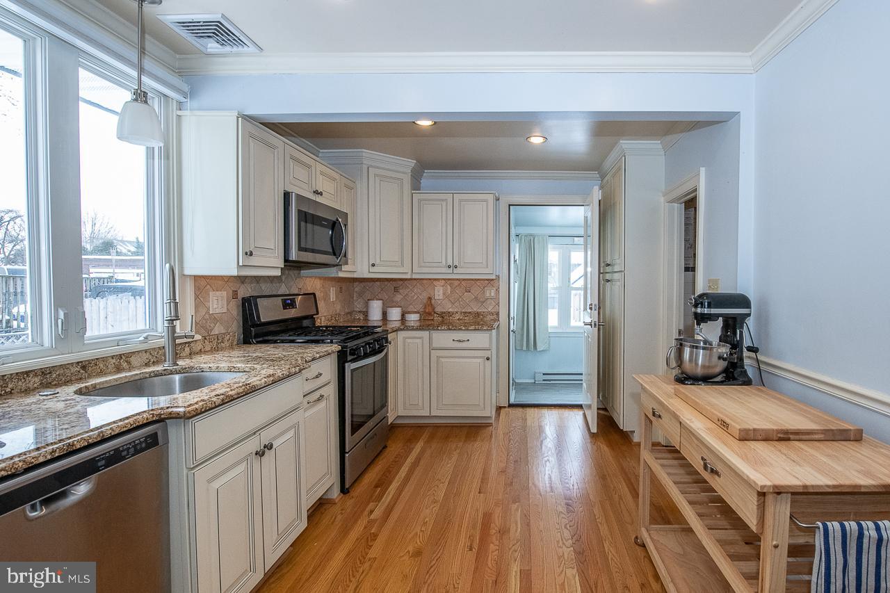 145 Grandview Road Ardmore, PA 19003 - Photo 11 of 26 Kitchen to Mud Room/Laundry Room