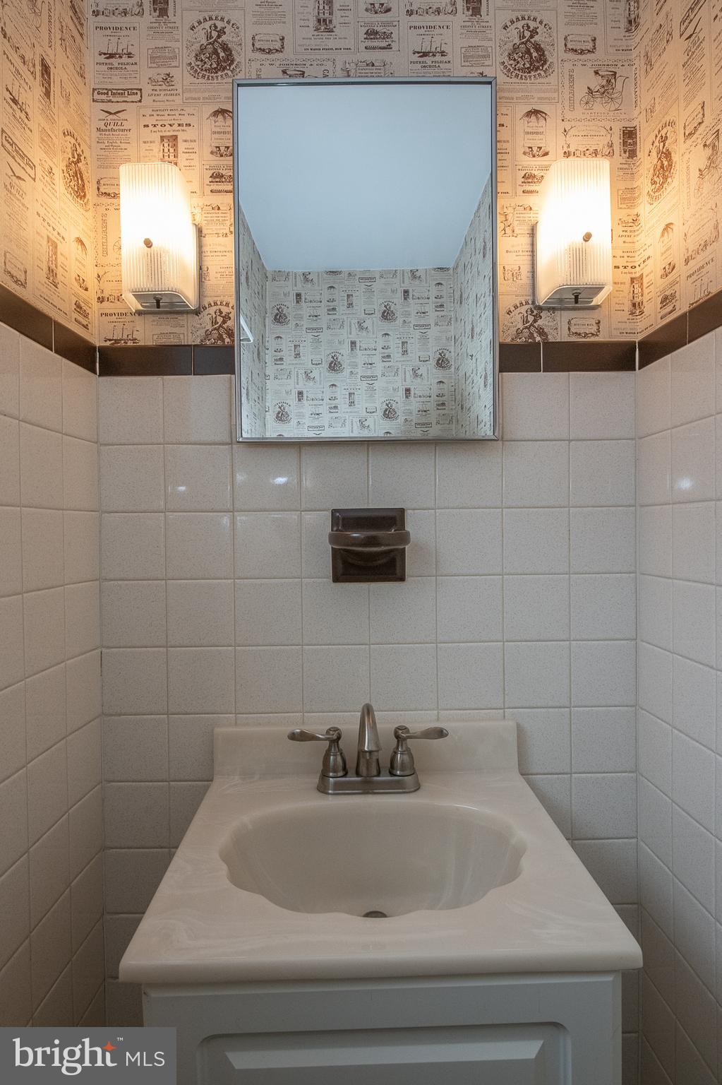 145 Grandview Road Ardmore, PA 19003 - Photo 13 of 26 Powder room off kitchen