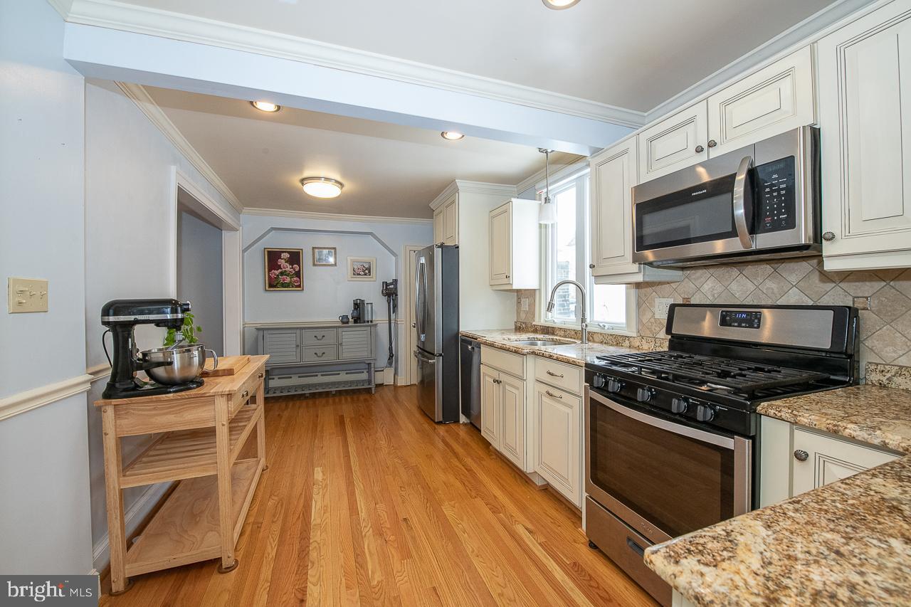 145 Grandview Road Ardmore, PA 19003 - Photo 14 of 26 Kitchen