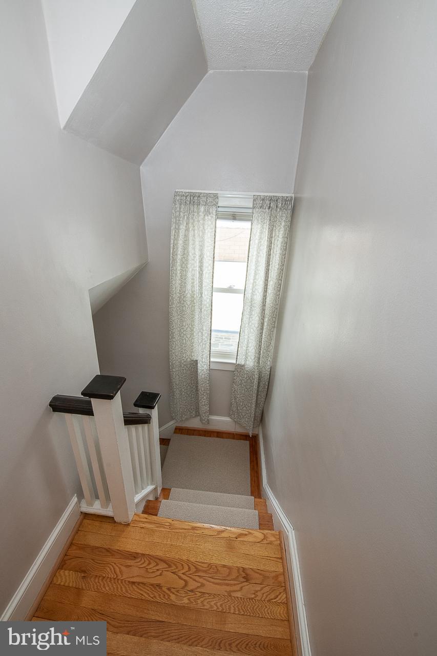 145 Grandview Road Ardmore, PA 19003 - Photo 17 of 26 Staircase