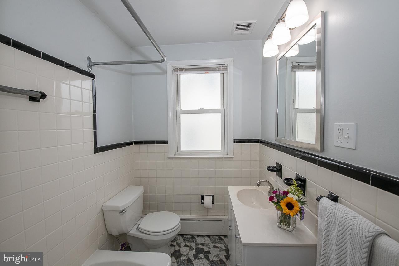 145 Grandview Road Ardmore, PA 19003 - Photo 21 of 26 Hall Bathroom