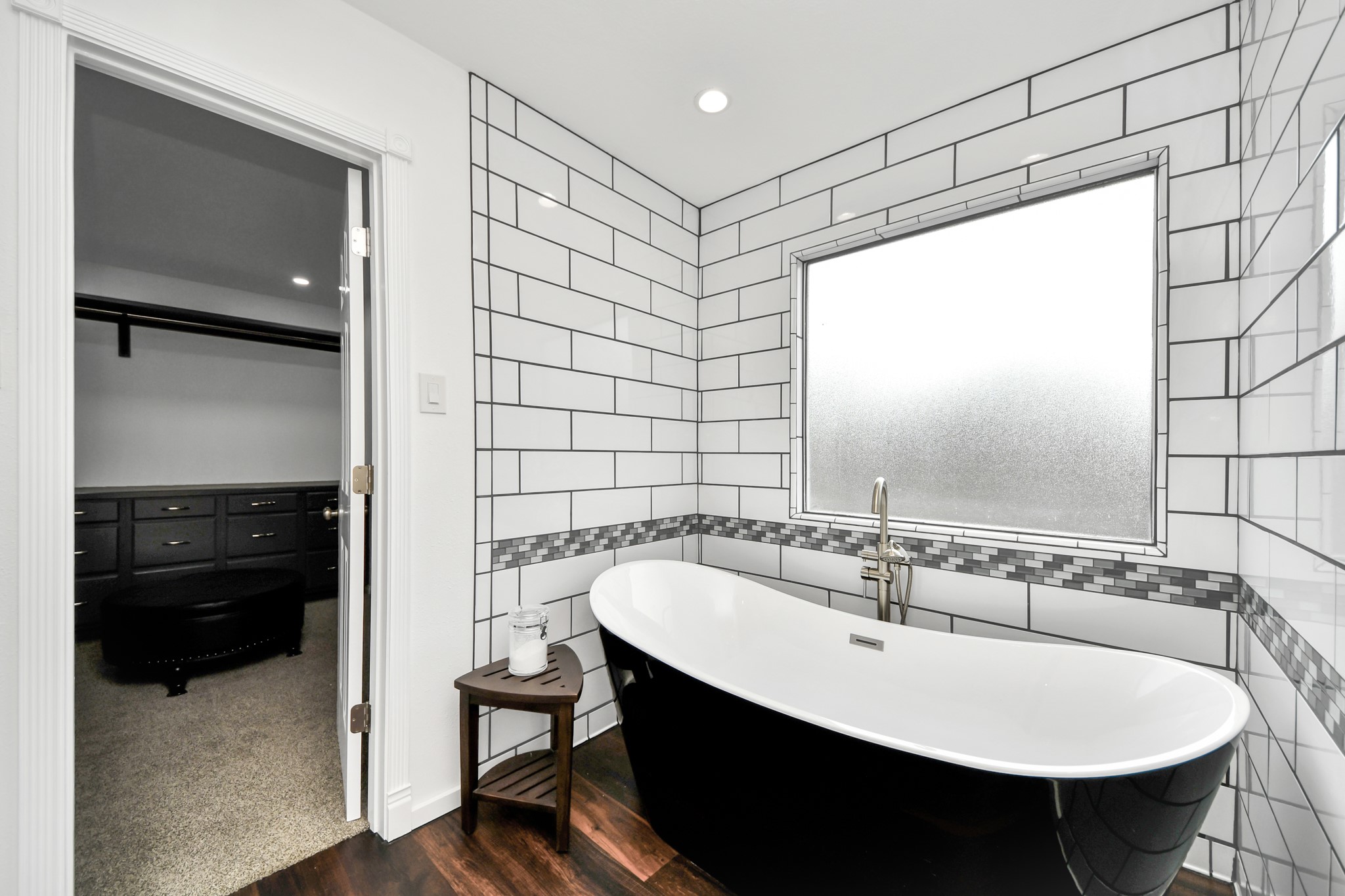 7622 McCormick Mill Court Houston, TX 77095 - Photo 22 of 37 a bathroom with a sink and a mirror