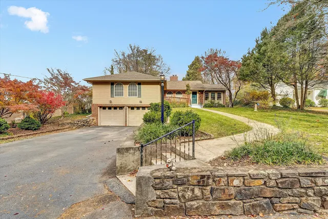 $419,950 | 1039 Clearfield Road Southwest, Roanoke, VA 24015