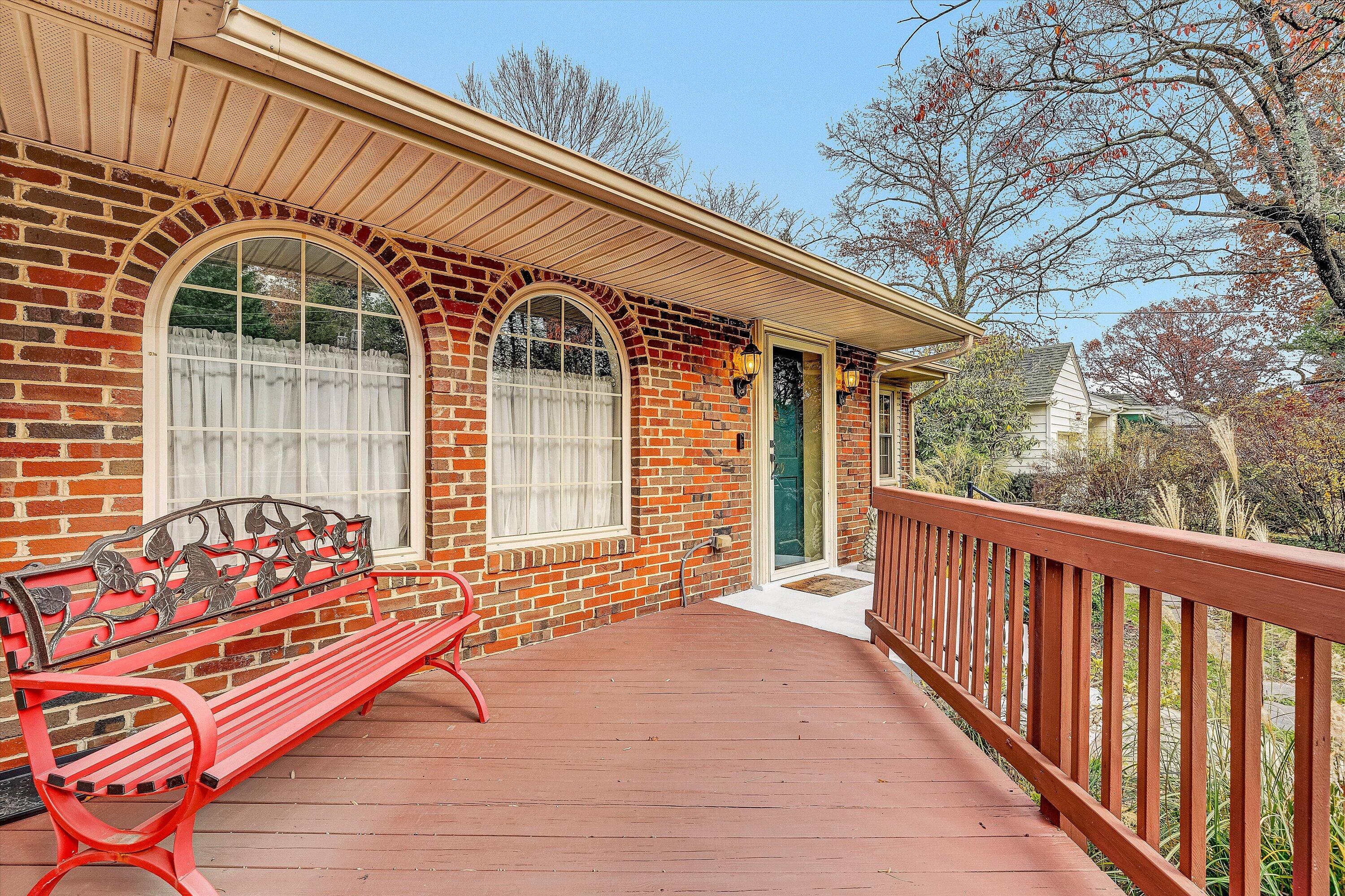 1039 Clearfield Road Southwest Roanoke, VA 24015 - Photo 2 of 44 03-VM-00820