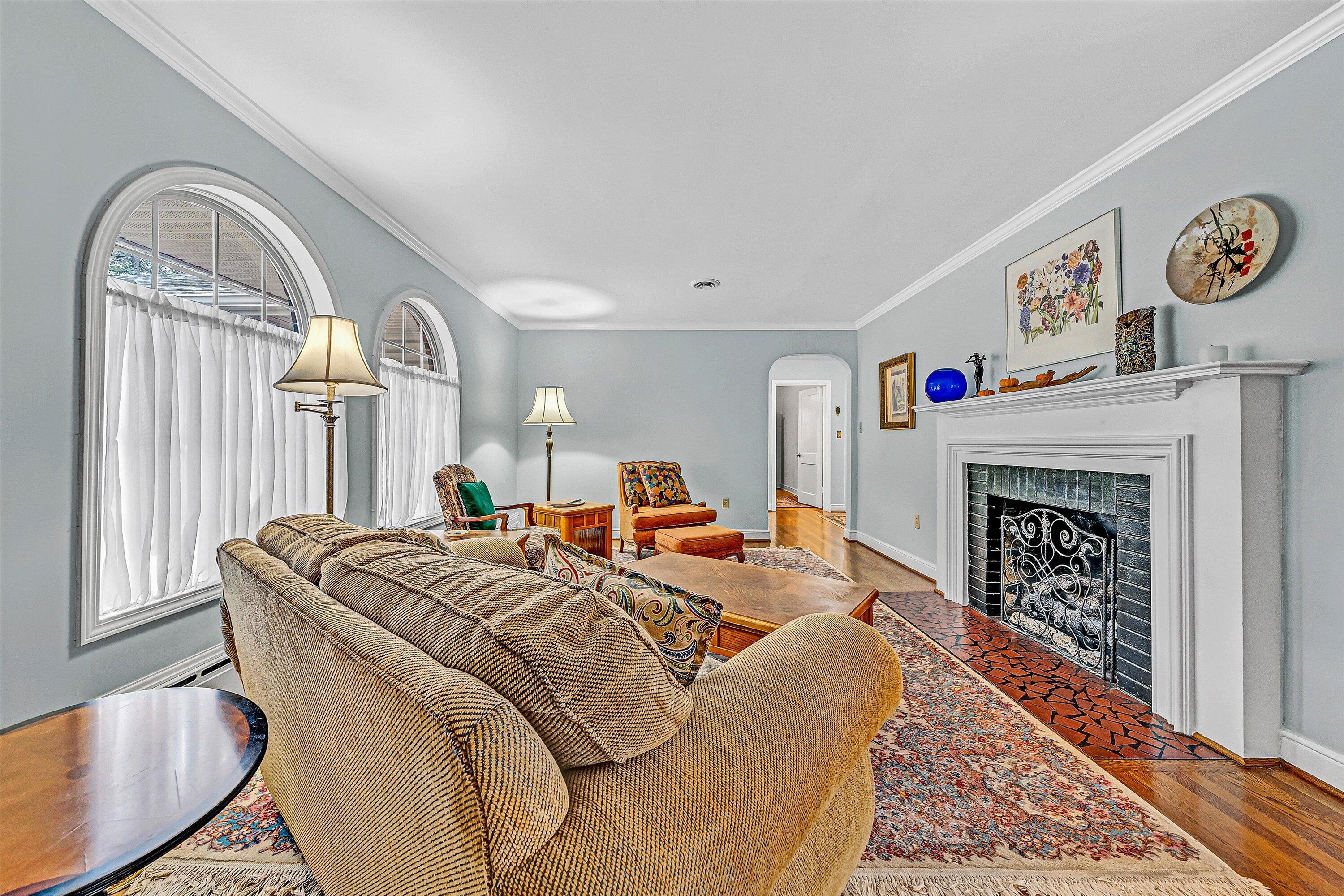 1039 Clearfield Road Southwest Roanoke, VA 24015 - Photo 4 of 44 06-VM-00590