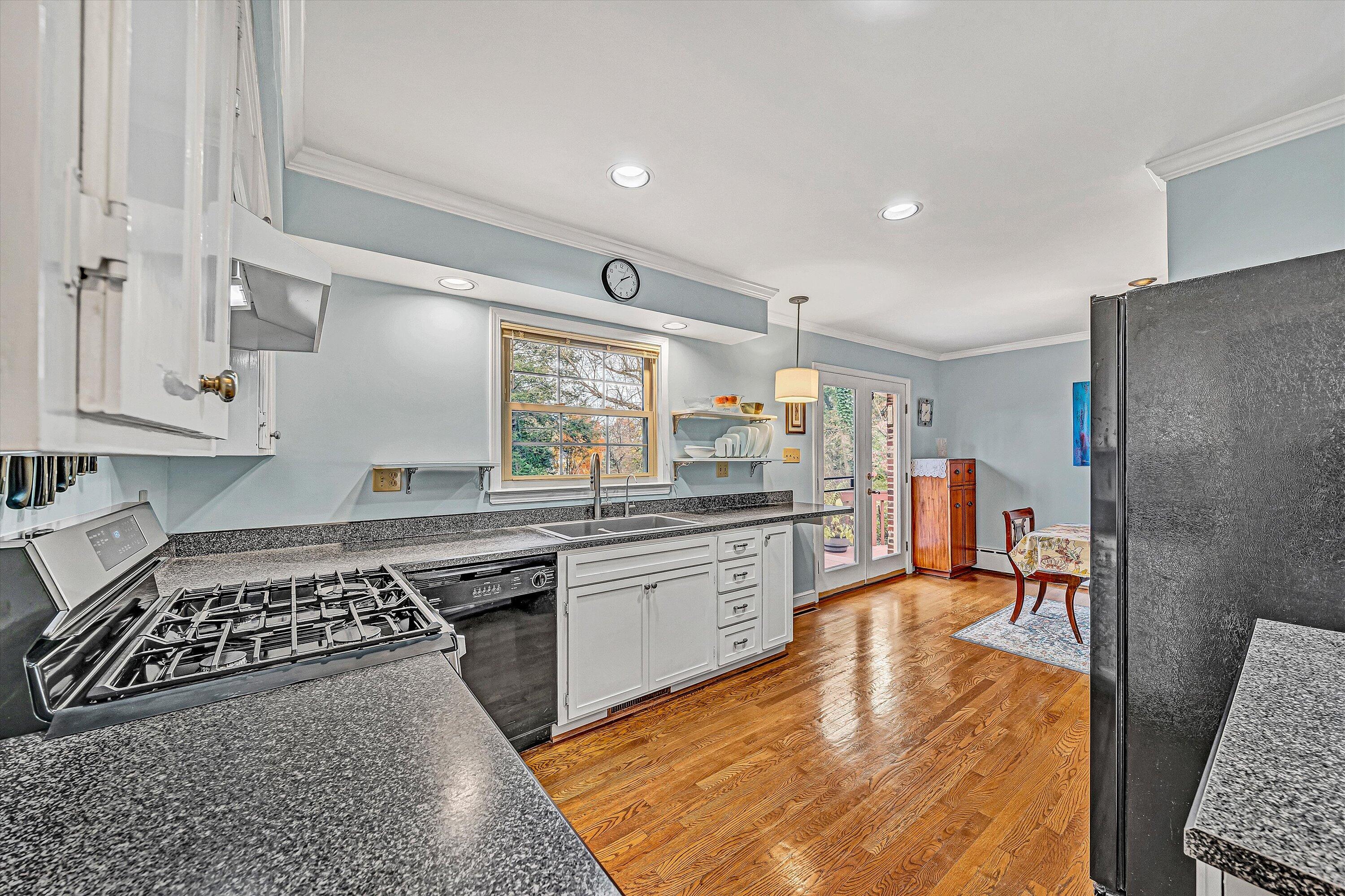 1039 Clearfield Road Southwest Roanoke, VA 24015 - Photo 10 of 44 12-VM-00620