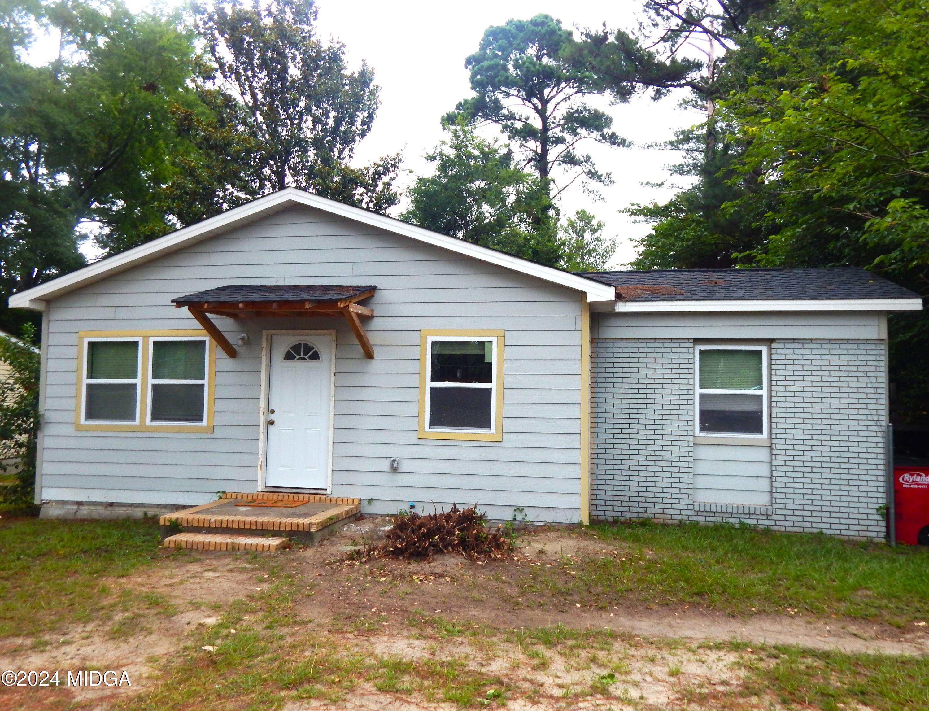 3835 Kings Park Circle Macon, GA 31217 - Photo 2 of 15 a view of a house with a yard