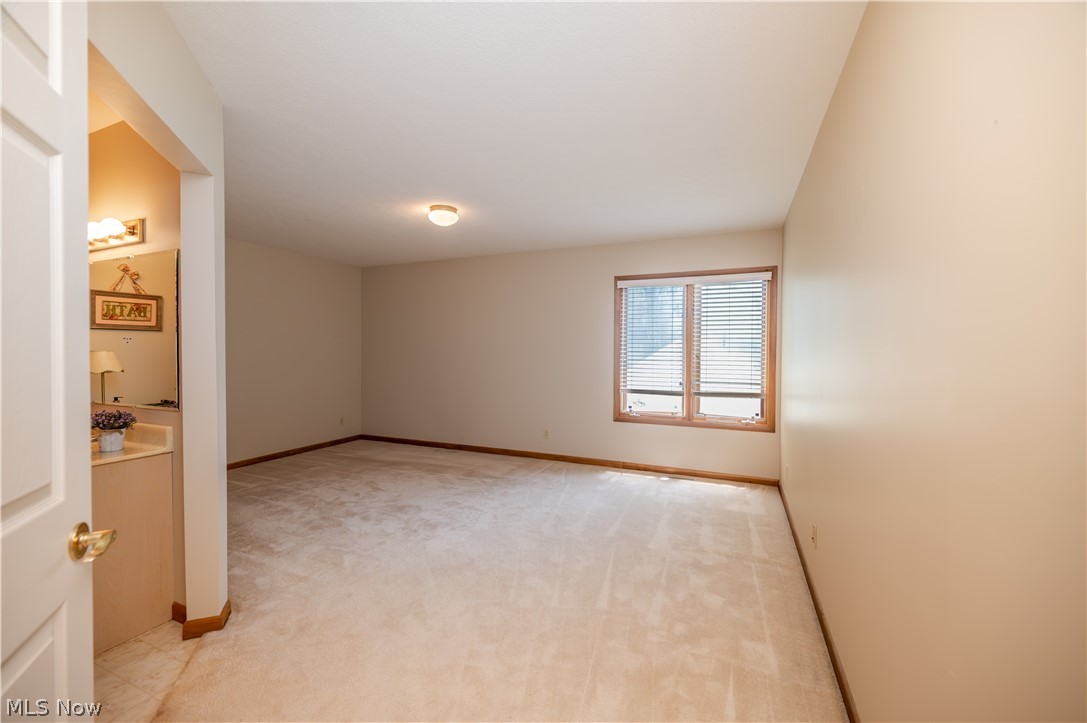 1015 Niles Vienna Road Niles, OH 44446 - Photo 27 of 46 Master bedroom