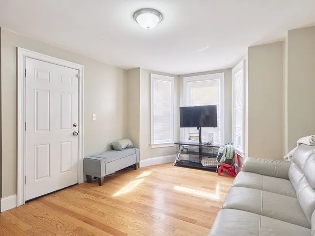 $3,700 | 69 Parker Street, Unit 1, Chelsea, MA 02150