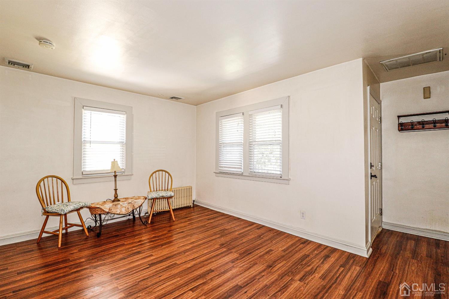 22 Fox Road Edison, NJ 08817 - Photo 7 of 27