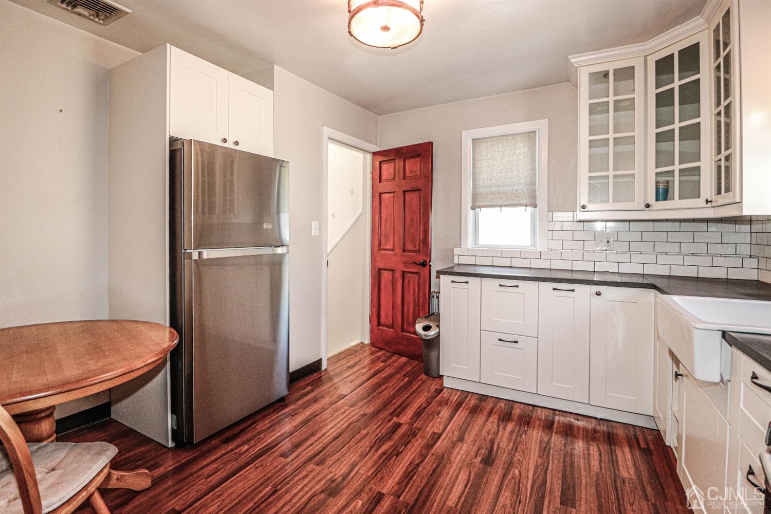 22 Fox Road Edison, NJ 08817 - Photo 9 of 27