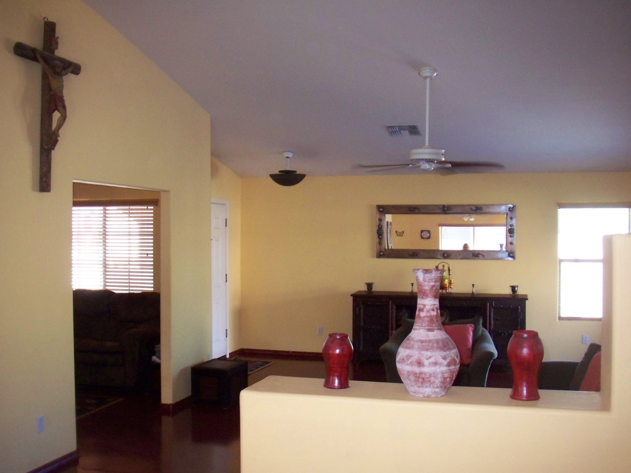3871 South Chaparral Road Apache Junction, AZ 85119 - Photo 3 of 14 ENTRY/LIVING ROOM