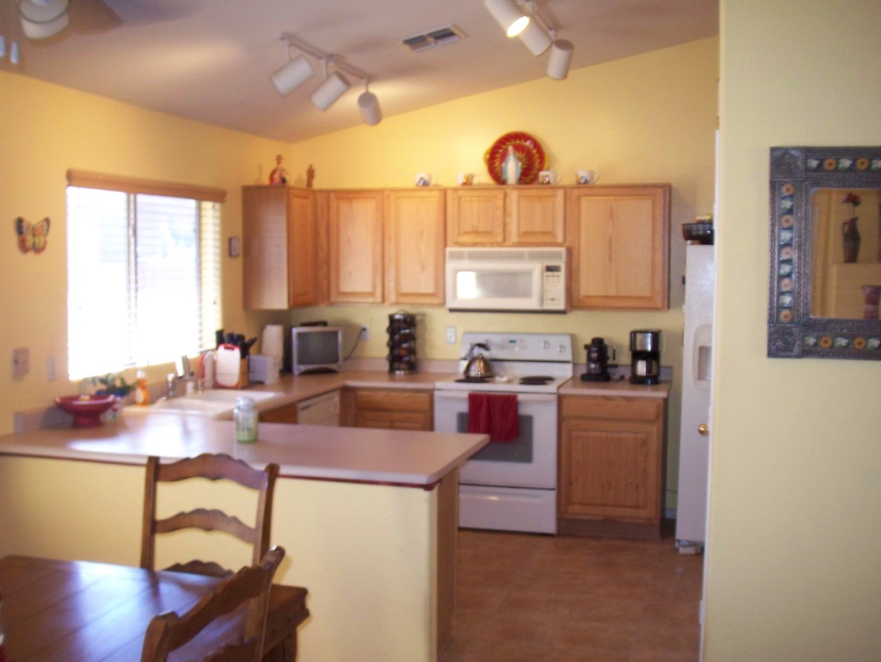 3871 South Chaparral Road Apache Junction, AZ 85119 - Photo 8 of 14 KITCHEN