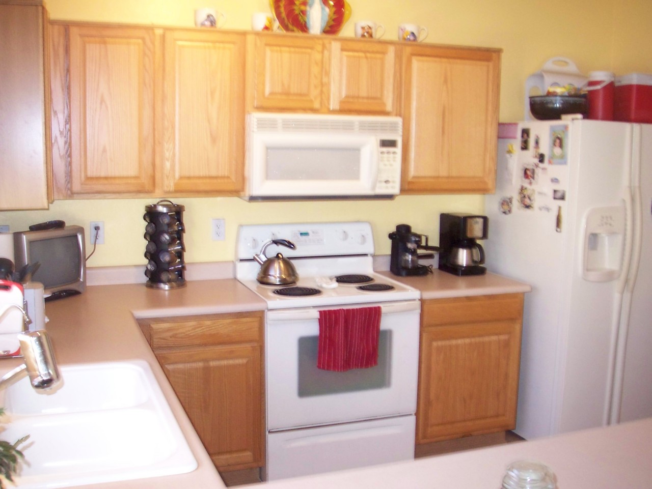 3871 South Chaparral Road Apache Junction, AZ 85119 - Photo 9 of 14 KITCHEN