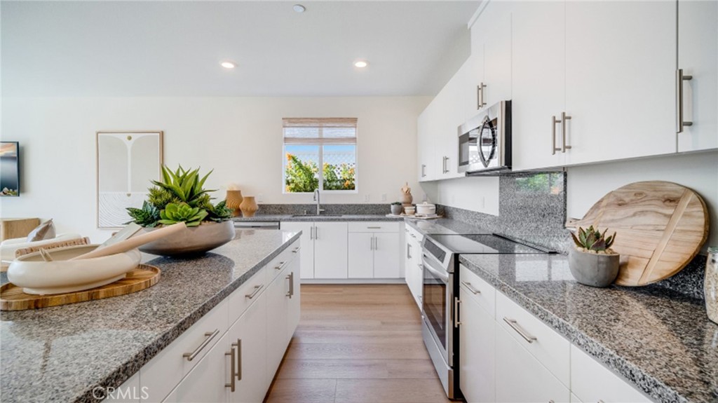 366 Sea Bright Road Perris, CA 92570 - Photo 2 of 21