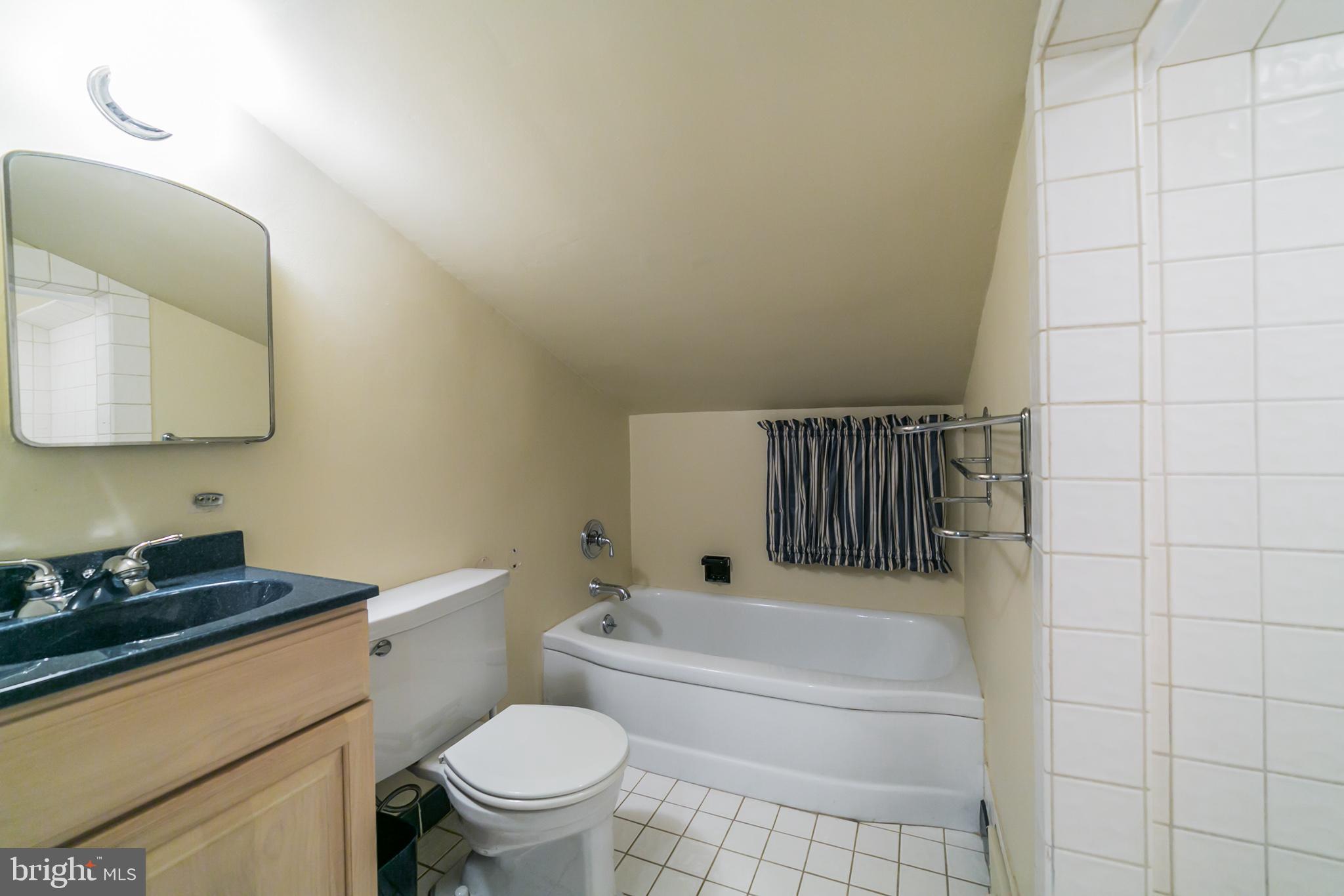 26 Devonwood Road Wayne, PA 19087 - Photo 17 of 22 Full Bath