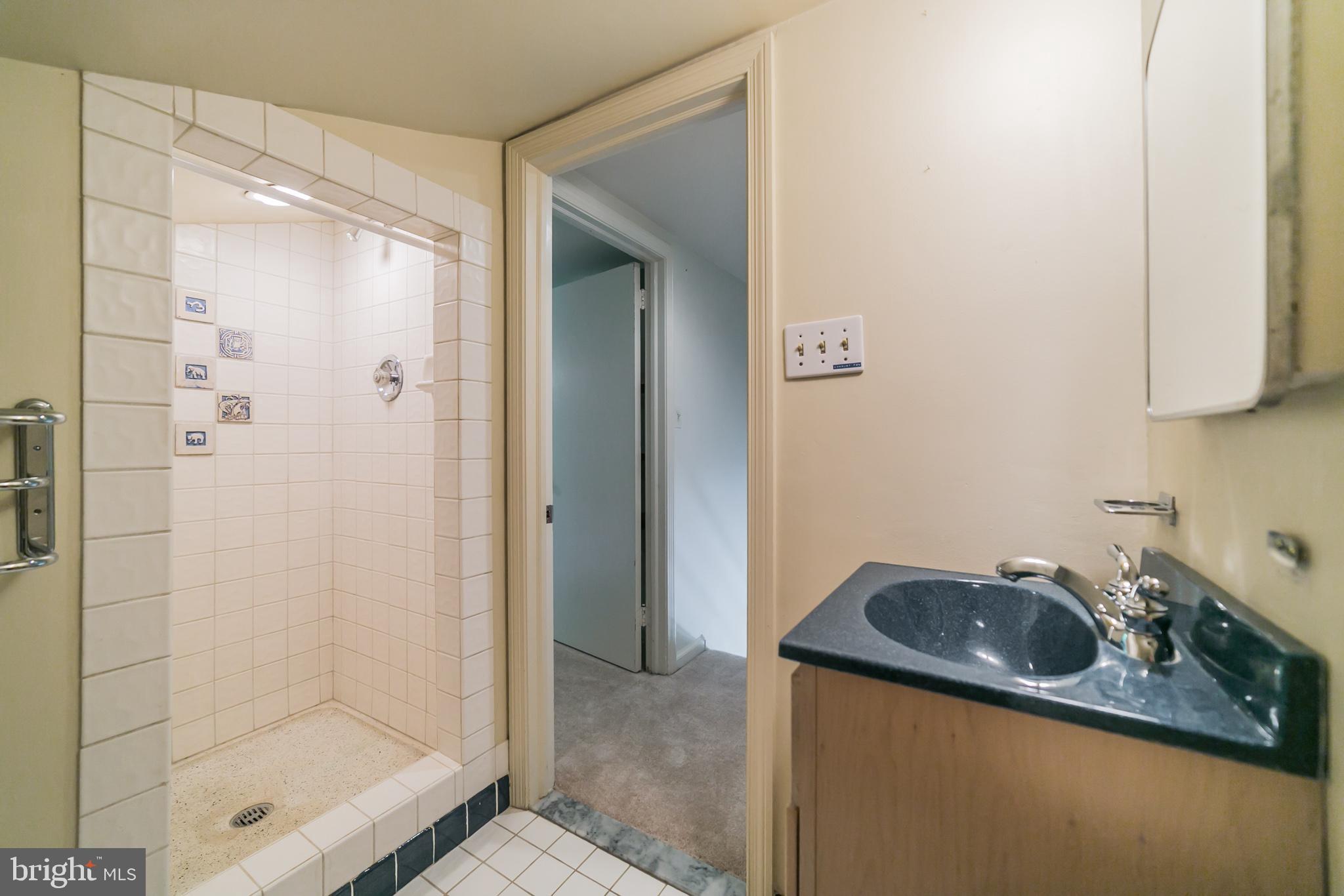 26 Devonwood Road Wayne, PA 19087 - Photo 18 of 22 Full Bath
